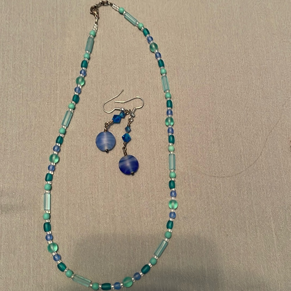 Necklace/earrings